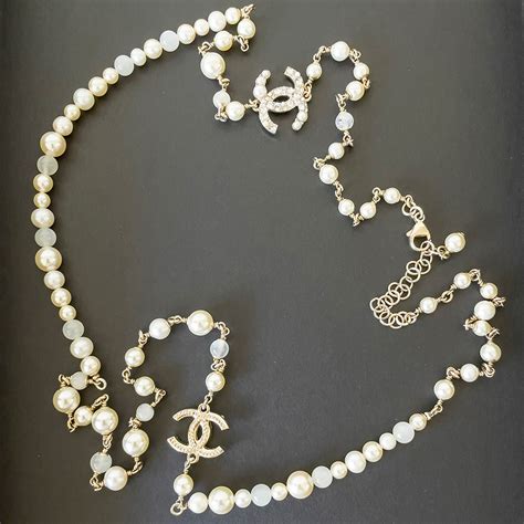 chanel pearl necklace replica uk|faux chanel long pearl necklace.